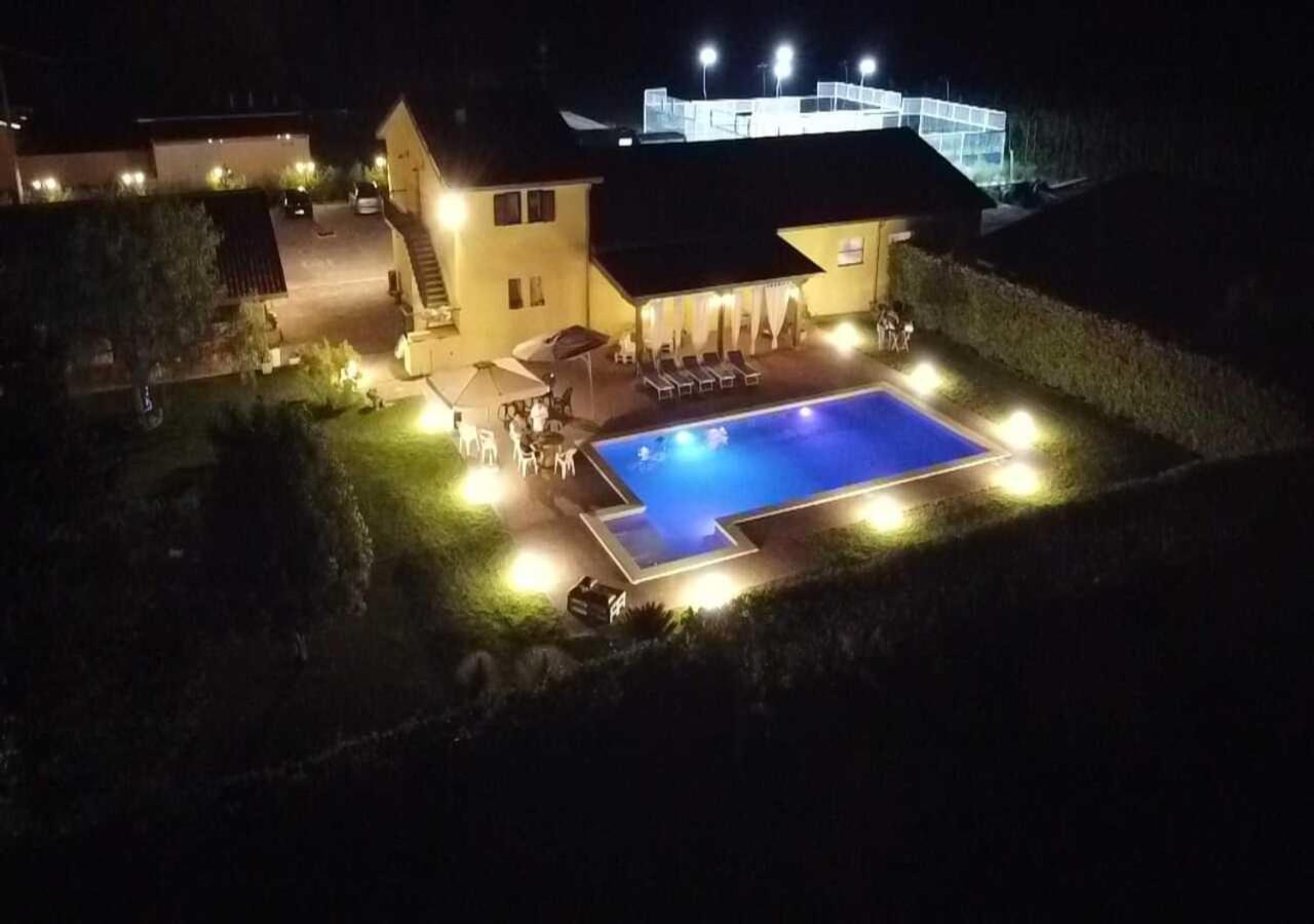 לטינה Agriturismo Casa Chiara מראה חיצוני תמונה