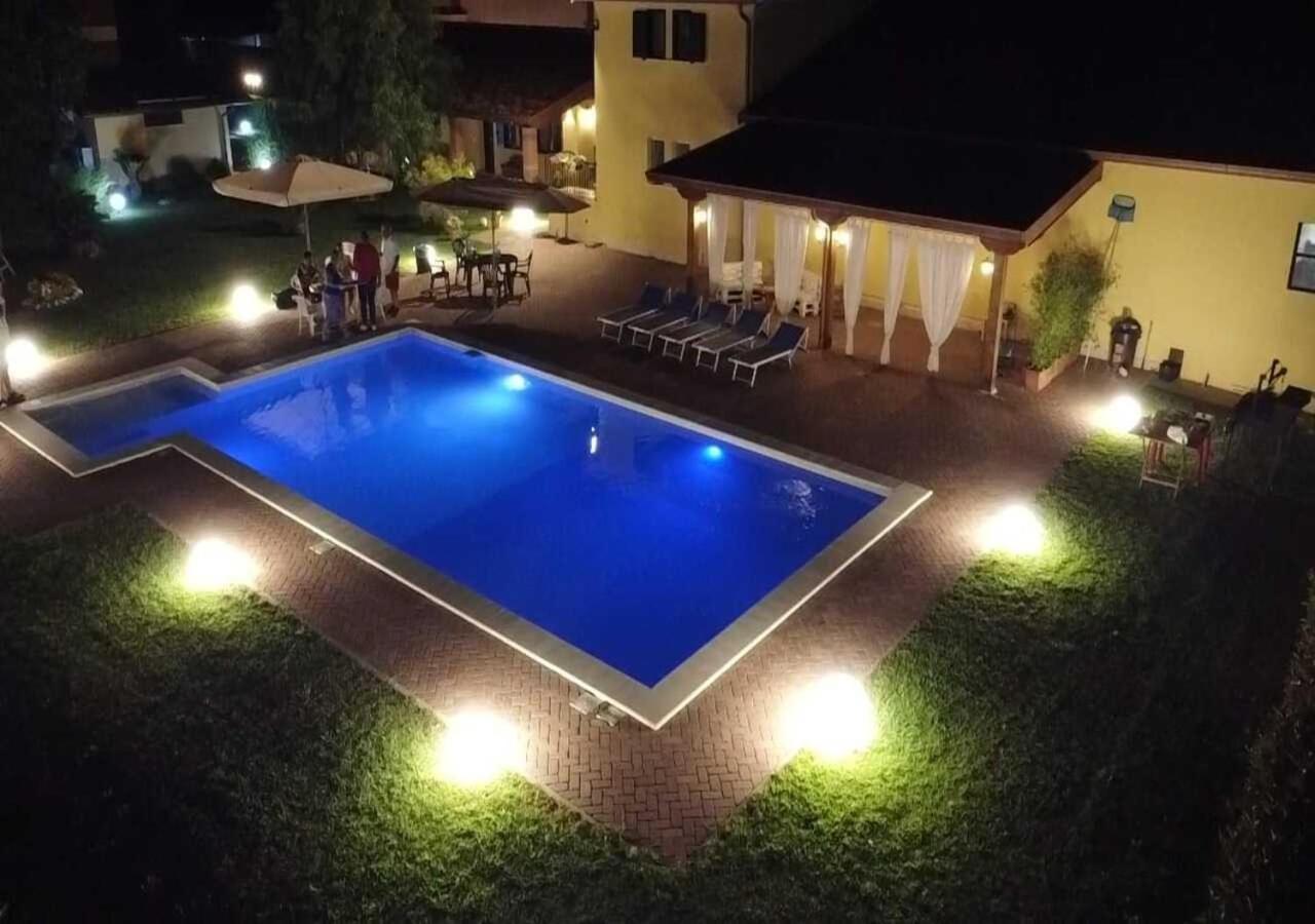 לטינה Agriturismo Casa Chiara מראה חיצוני תמונה