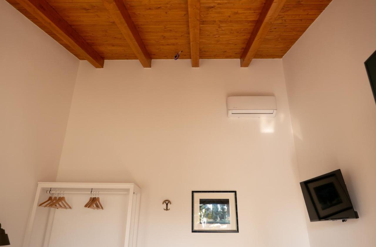 לטינה Agriturismo Casa Chiara מראה חיצוני תמונה