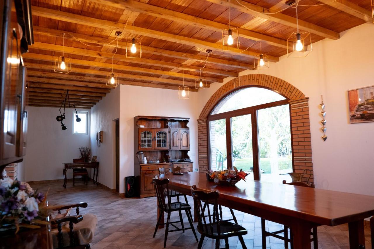 לטינה Agriturismo Casa Chiara מראה חיצוני תמונה