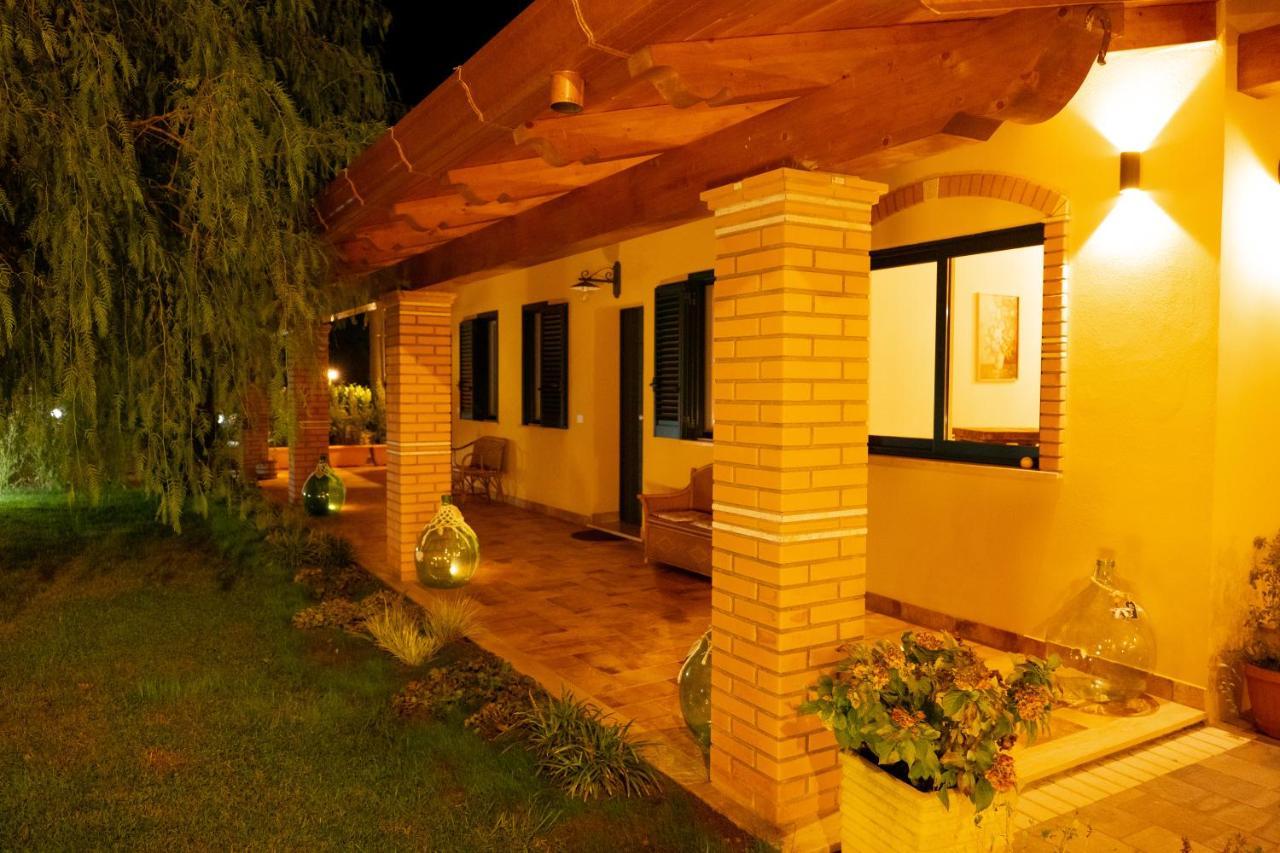 לטינה Agriturismo Casa Chiara מראה חיצוני תמונה