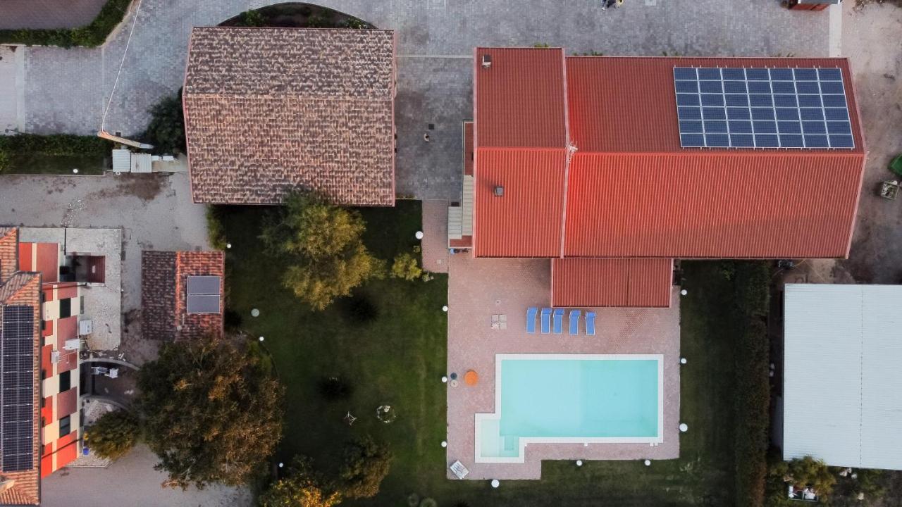 לטינה Agriturismo Casa Chiara מראה חיצוני תמונה
