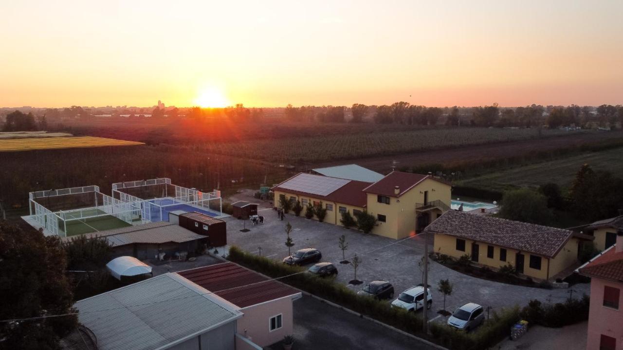 הוילה לטינה Agriturismo Casa Chiara מראה חיצוני תמונה