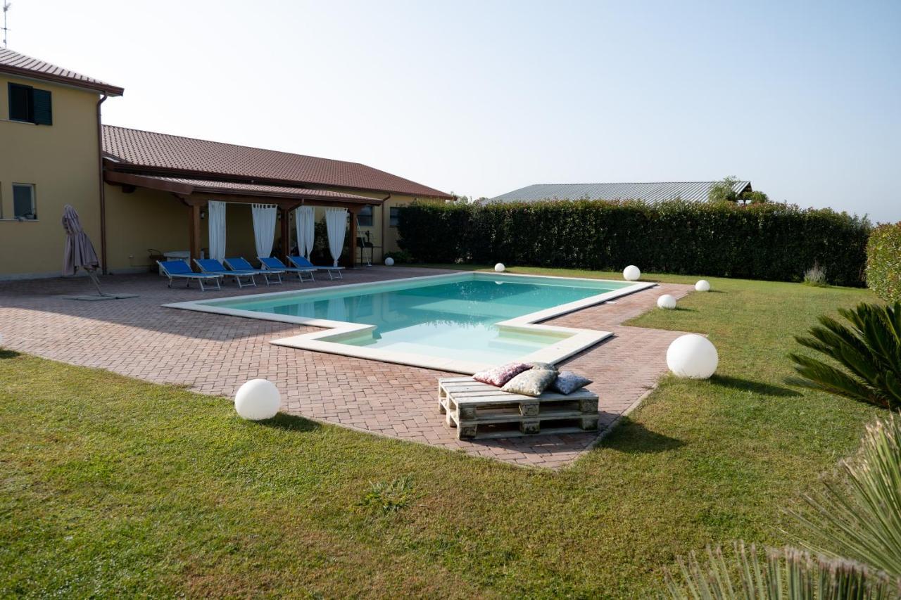 לטינה Agriturismo Casa Chiara מראה חיצוני תמונה