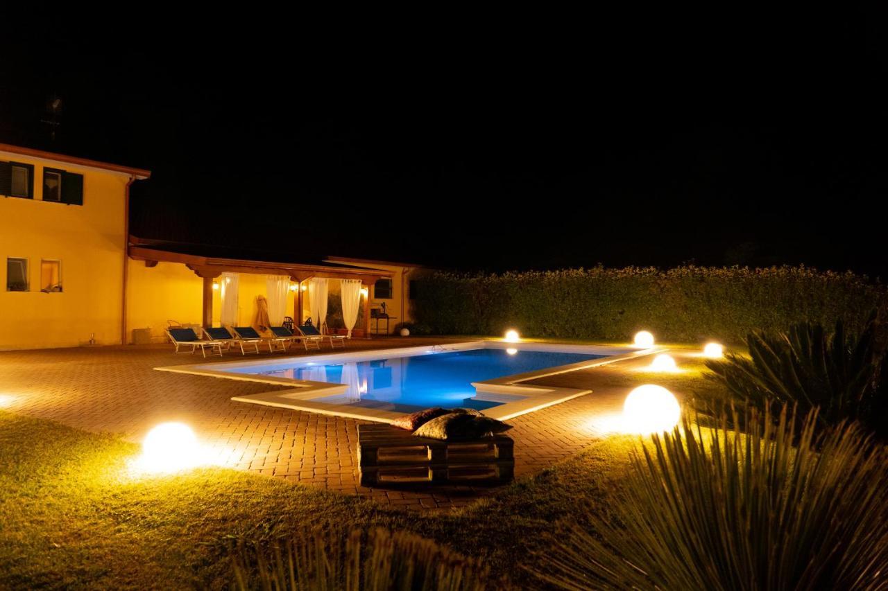לטינה Agriturismo Casa Chiara מראה חיצוני תמונה